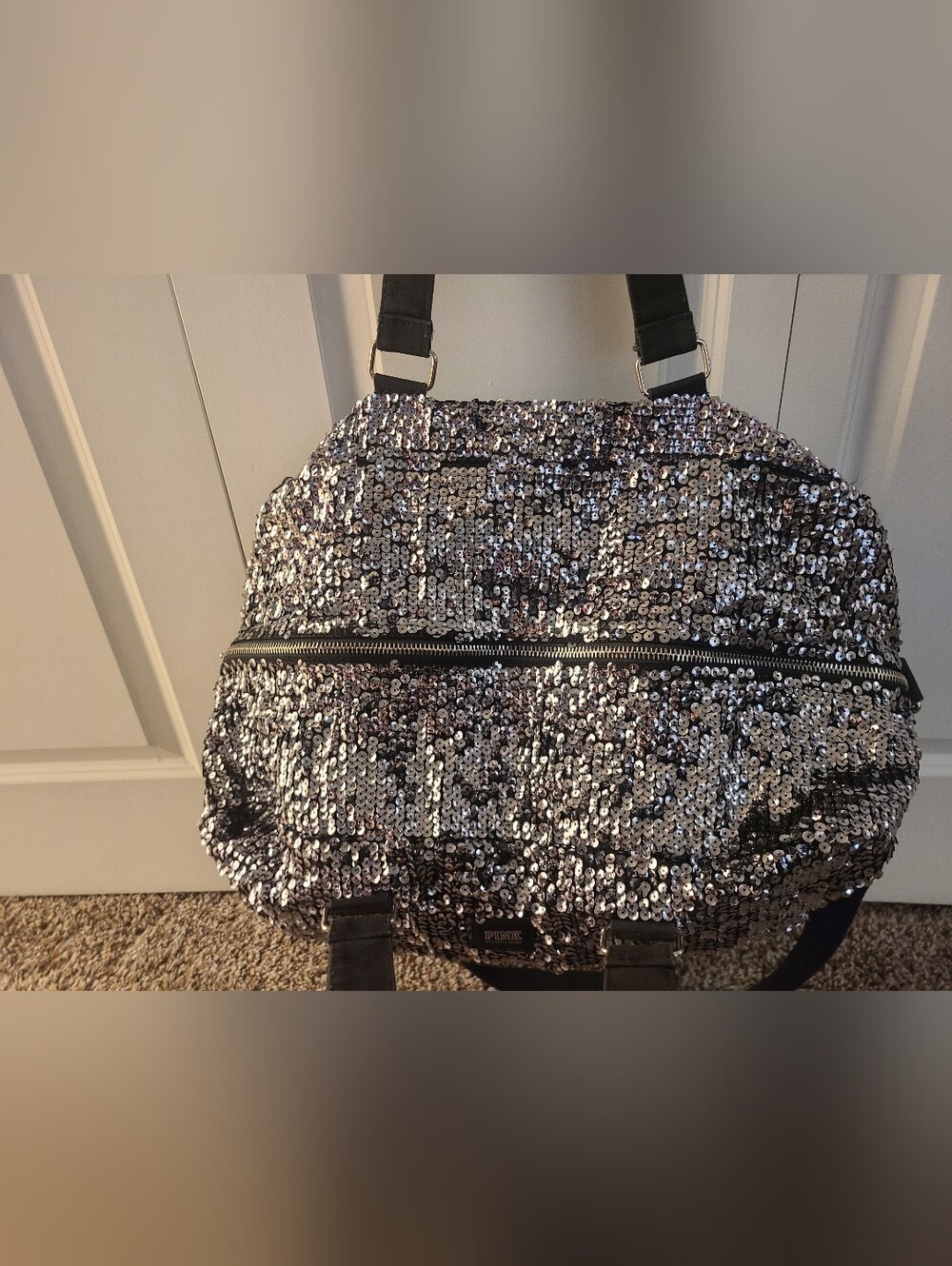 PINK Victoria's Secret Silver Sequin Weekender Bag with Black Straps - Offers - Picture 14 of 16